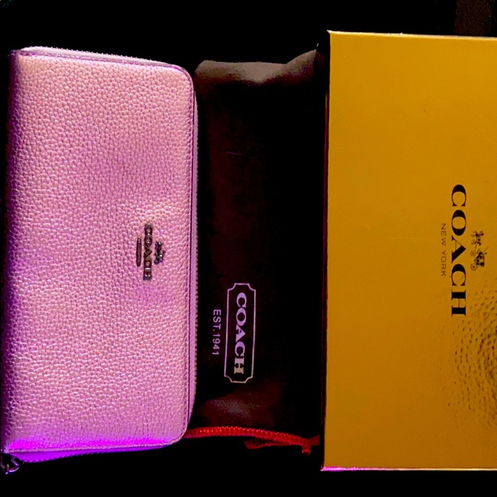 Coach Wallet Leather Pink Metallic